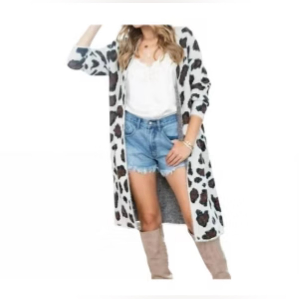 Sweet lovely by Jen Chic Leopard Print‎ Cardigan